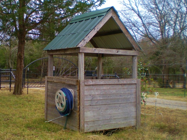 When our cistern enclosure deteriorated we tore it down but we needed a way to keep our mini Schnauzer safe around it. Use Whatcha Got! #TexasHomesteader