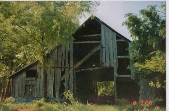 Old 1880's barn in need of repair at working ranch in Northeast Texas. #TexasHomesteader