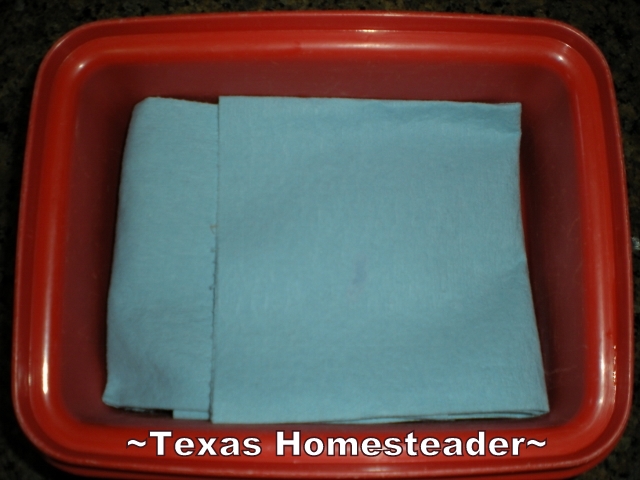 I didn't have to run to the store for baby wipes, I made my own. This method was easy and I used items I already had in my home like coconut oil and baby wash! #TexasHomesteader