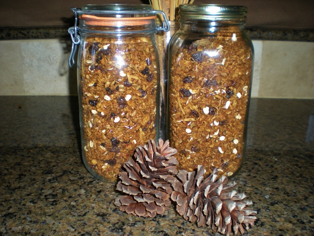 PUMPKIN GRANOLA! I started looking for an alternative from the over-priced cereals in the grocery store aisle. This my friends is a keeper! #TexasHomesteader