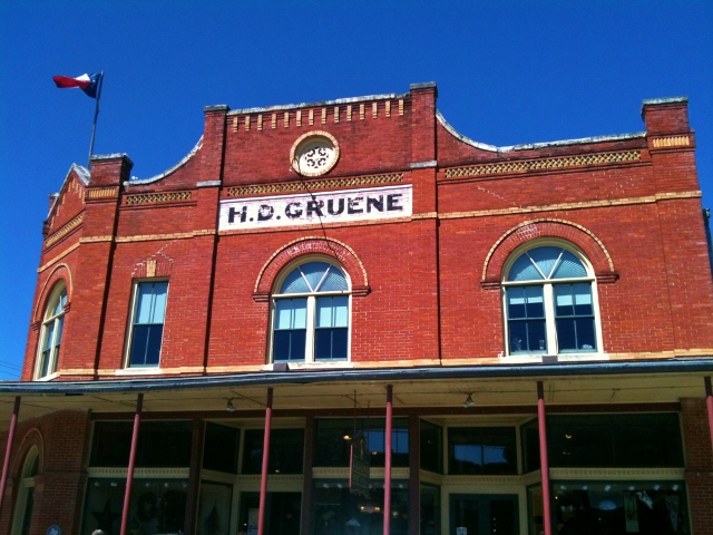 Gruene. We were finally able to get away for a long weekend with my siblings. We thoroughly loved our time in New Braunfels, Texas! #TexasHomesteader