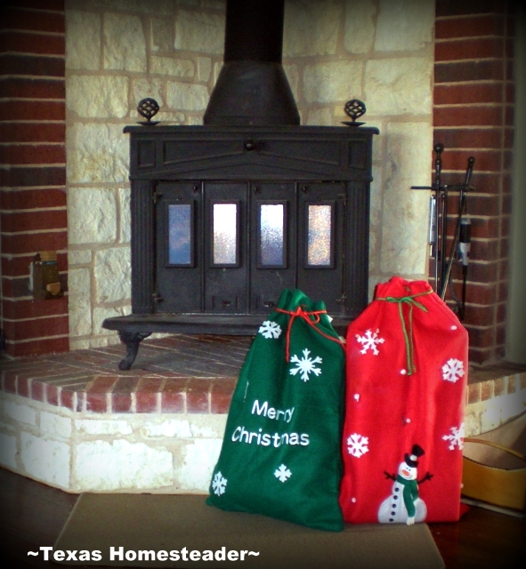 Large reusable fabric Santa sacks for zero-waste gift wrapping. #TexasHomesteader
