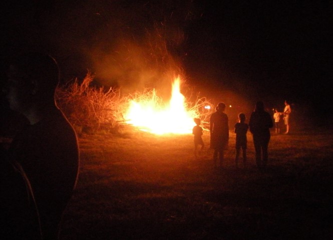 Before our annual family reunion bonfire we like to enjoy a hearty meal together. #TexasHomesteader