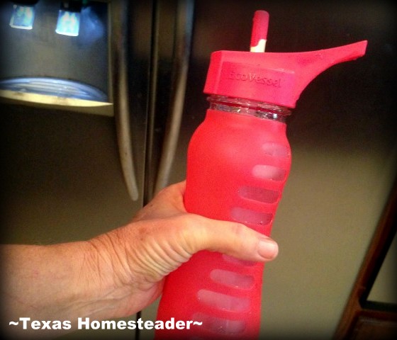 Easy grip. I hate plastic, and I hate disposable water bottles or cups. I'm reviewing a 60% Recycled GLASS reusable water bottle - see what I found. #TexasHomesteader