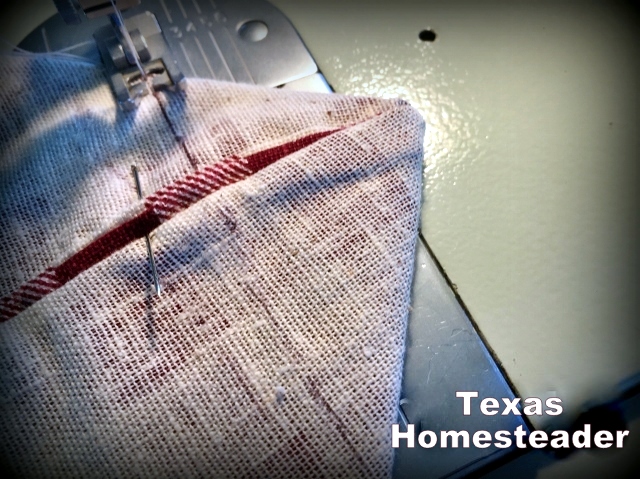 I used some fabric from a thrift store and some cotton cording to make a cute clothespin apron. It was an awesome gift! #TexasHomesteader