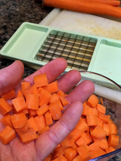 https://texashomesteader.com/wp-content/uploads/2017/10/Dehydrating-carrots-Vidalia-Chop-Wizard-diced-carrots-TexasHomesteader.jpg