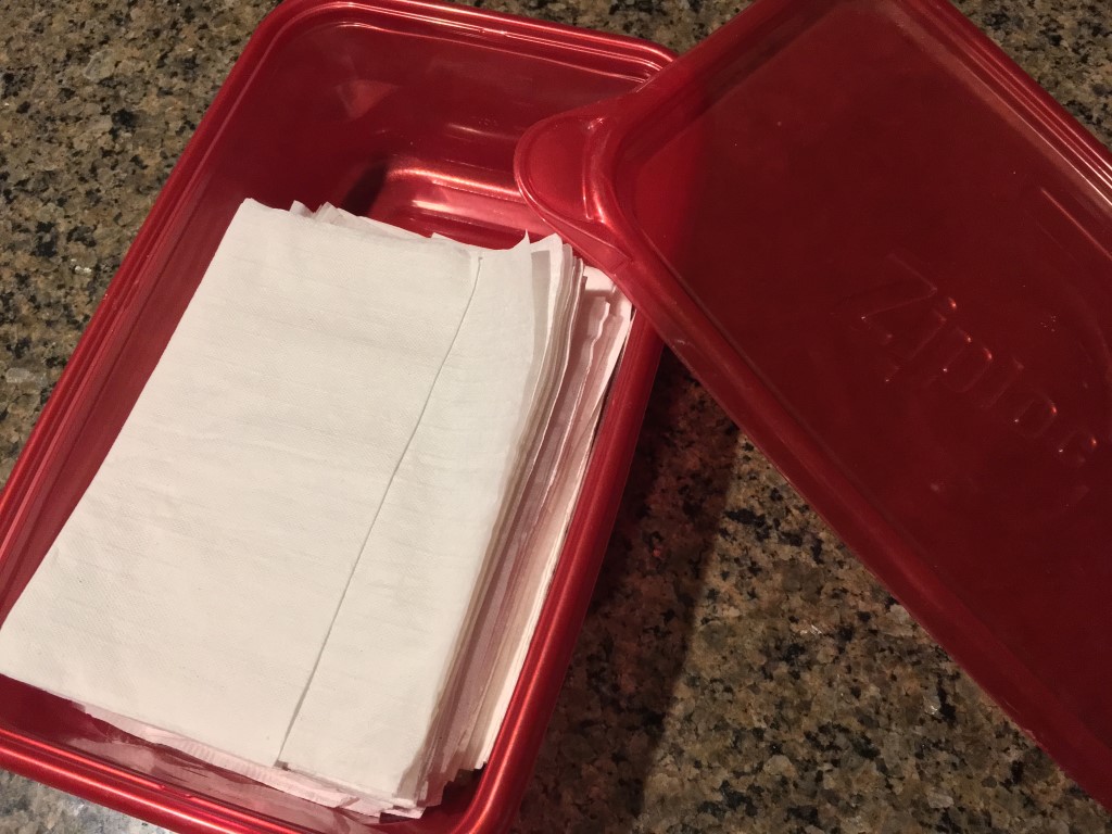 Paper napkins in a paperless kitchen - how I acquire free napkins. #TexasHomesteader