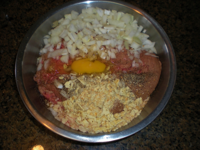 I'm cooking up our favorite comfort food - meatloaf! I'm using my solar oven to cook it but the recipe includes standard oven directions too #TexasHomesteader