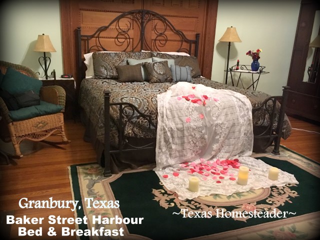 Bed & Breakfast in Granbury, Texas as a romantic getaway. #TexasHomesteader