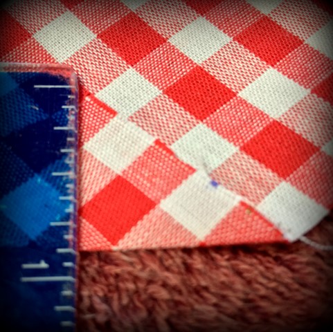 Simplifying sewing corners of the seams. Sewing a small tablecloth into napkins. #TexasHomesteader