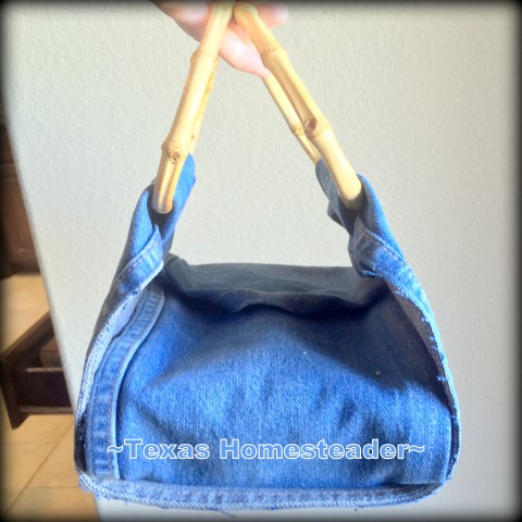 Dish carrier made with repurposed denim and bamboo d-shaped handles to hold restaurant leftovers. #TexasHomesteader