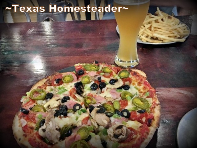 Pizza and beer at Mountain Fork Brewery - Broken Bow. We traveled to Broken Bow, Oklahoma for a weekend sibling trip. A delightful cabin was rented and we enjoyed some breweries, restaurants & Bevers Bend state park. #TexasHomesteader