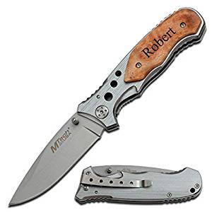 Personalized pocket knife. Looking for Father's Day gift ideas? Here is a list of the gifts dad will love! #TexasHomesteader