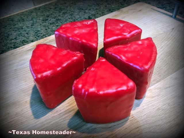 How to make your own oak cutting board. We presented these cheeseboards with our homemade cheeses as a very personal homemade gift. #TexasHomesteader