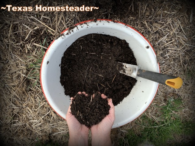 Building healthy soil, compost, mulch for garden planting. #TexasHomesteader