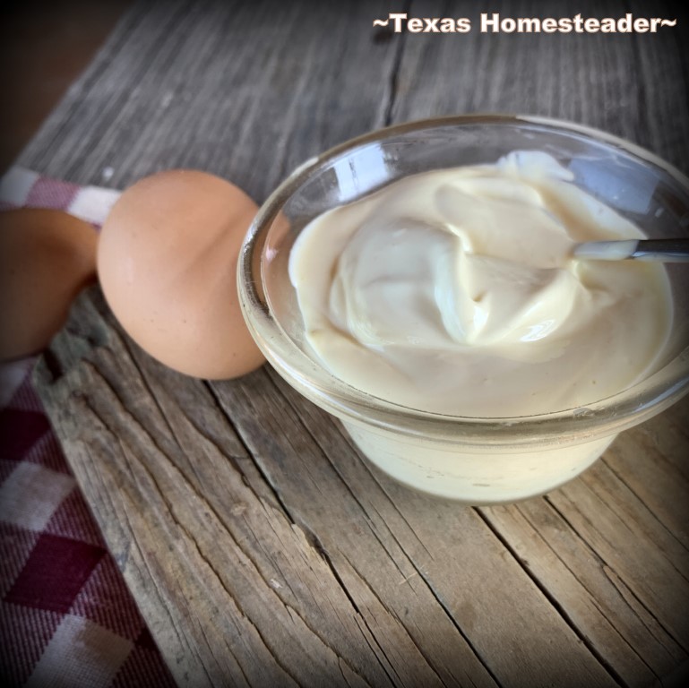 Mayonnaise Baconnaise Recipe - egg, lemon juice, oil, bacon grease, mustard #TexasHomesteader