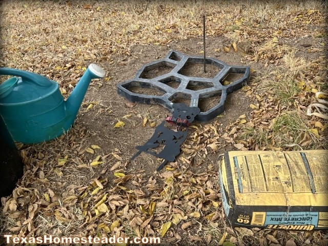 Pet memorial homemade grave marker made with cement. #TexasHomesteader